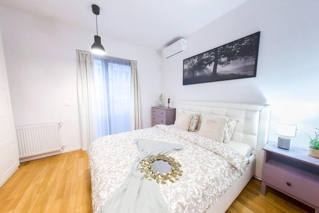Old Town Spacious Apartment Бухарест Экстерьер фото