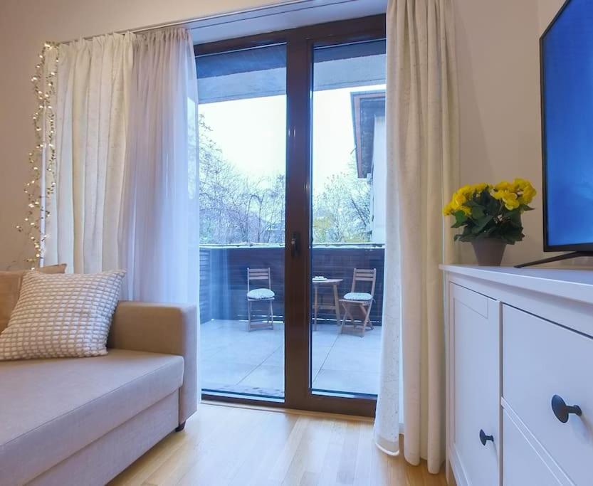 Old Town Spacious Apartment Бухарест Экстерьер фото